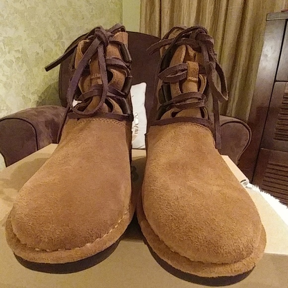 UGG Elvi Ankle Boots (size 7 and size 8) - Picture 6 of 6